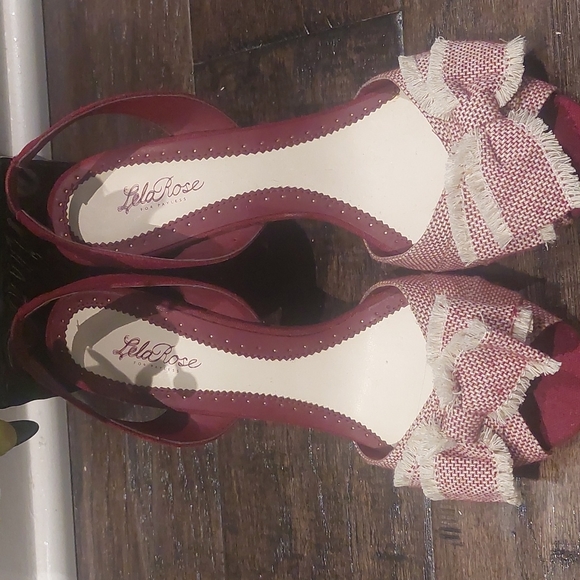💫❣️MARK DOWN❣️💫cute maroon bow shoes - Picture 3 of 10